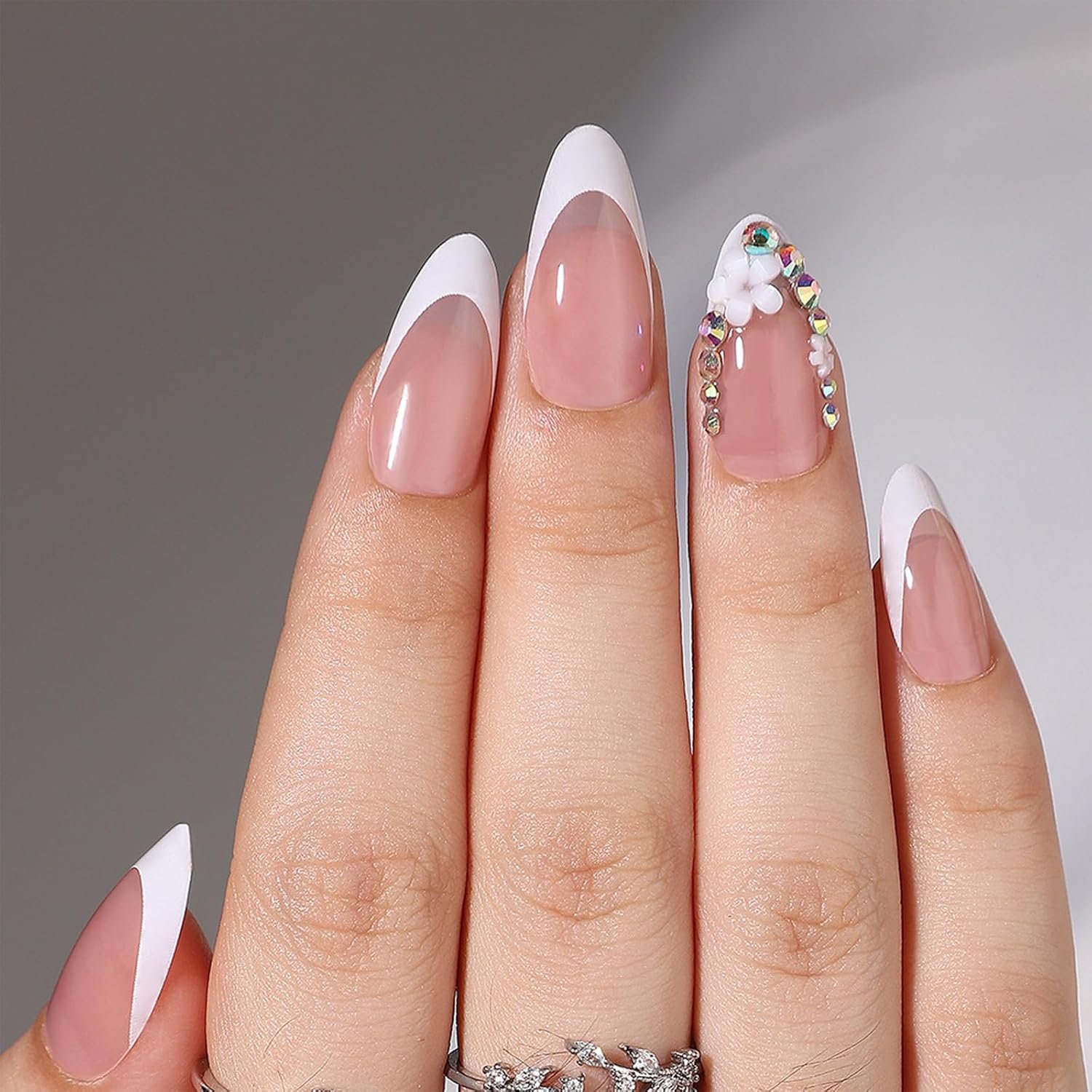 Almond Fake Nails 1